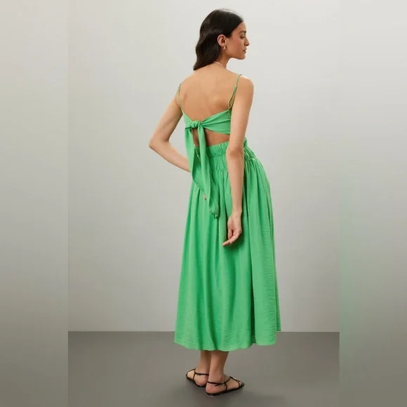 Astr Vibrant Green Midi Dress - Picture 3 of 7